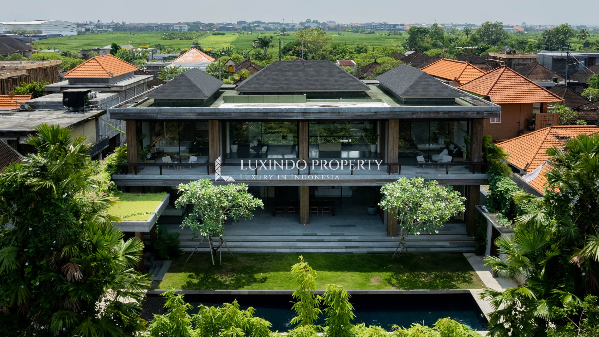 TUMBAK BAYUH – ARCHITECTURALLY REFINED 4BR VILLA FOR LEASEHOLD (LHV1018)